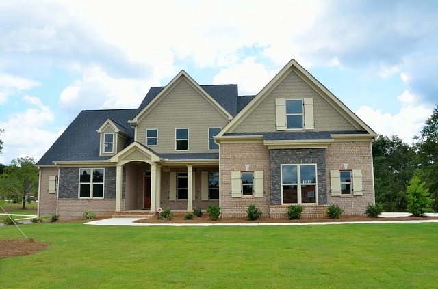 Check out these things to look for in a custom home neighborhood.